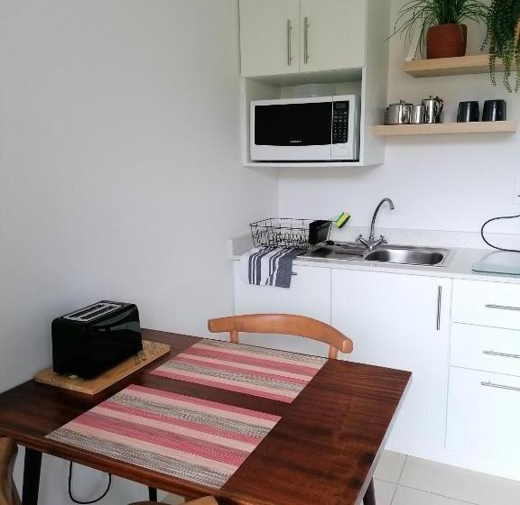 بنسيون Fair Haven Guest Suite Self Catering