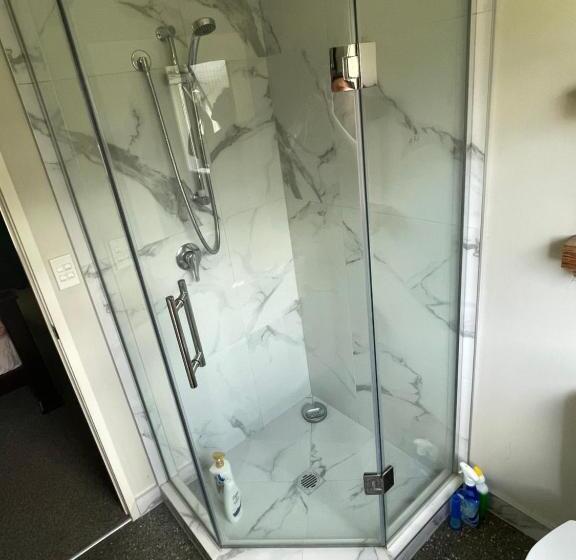 Pensionat Lovely Master Room With Private Bathroom