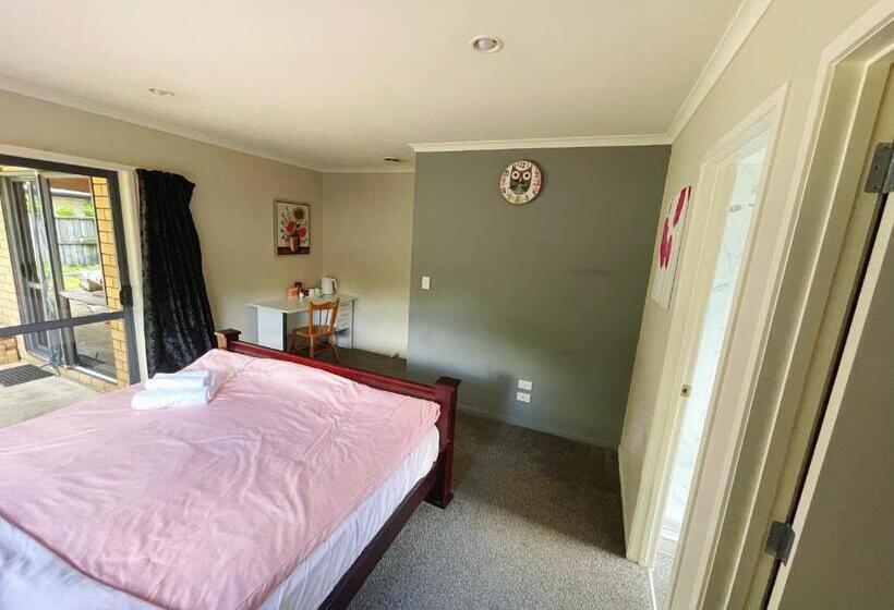 Pensionat Lovely Master Room With Private Bathroom