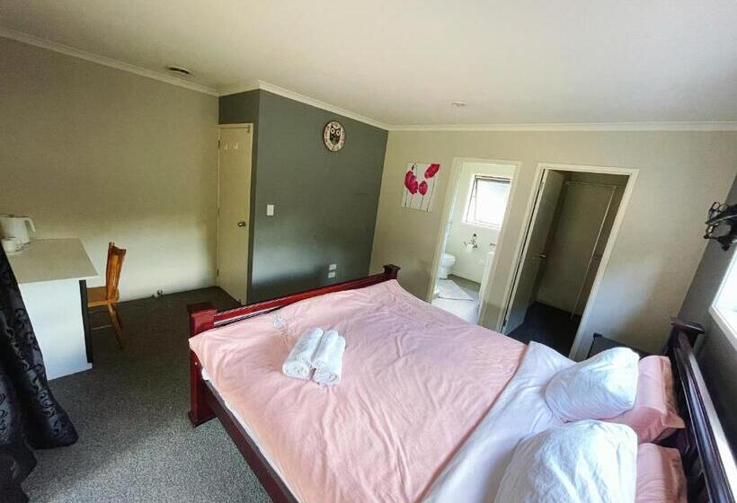 Pensionat Lovely Master Room With Private Bathroom