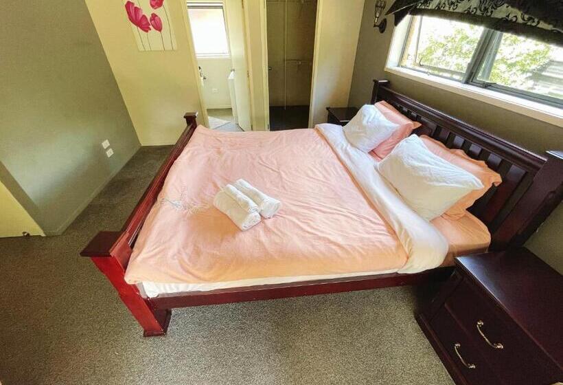 Pensionat Lovely Master Room With Private Bathroom