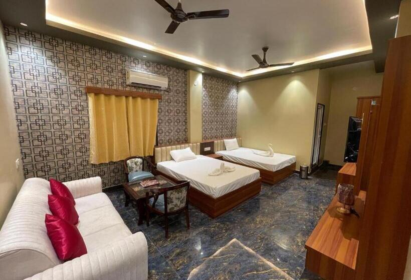 The Skylite Hotel & Banquet