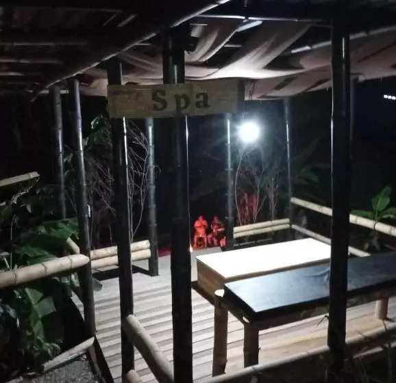 ユースホステル Rancho El Vergel