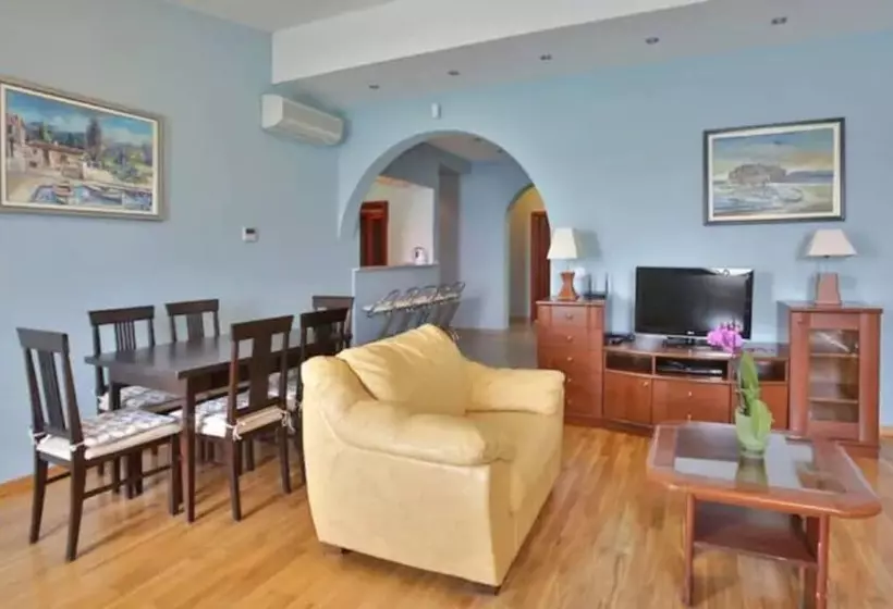Plava Villa