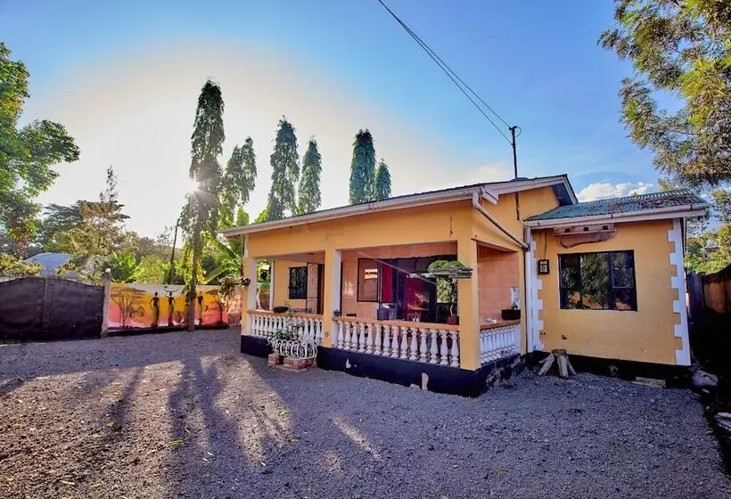 ベッドアンドブレックファースト Tanzania Garden Villas   Usa River