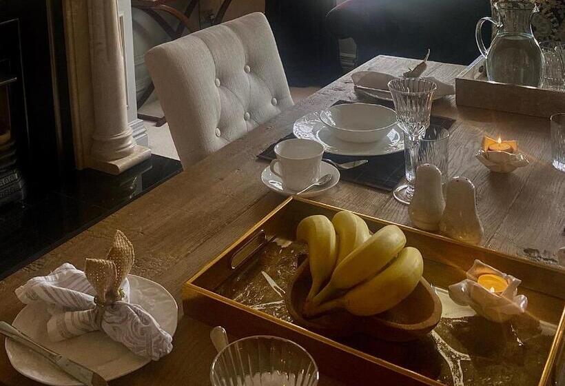 민박 Ten Beacon Hill