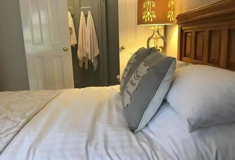 Aamiaismajoitus (B&B) Ten Beacon Hill