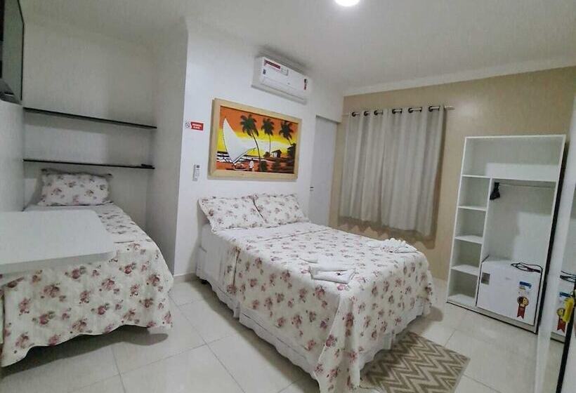 여관 Pousada La Belle