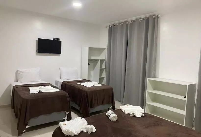 Hostelli Pousada La Belle