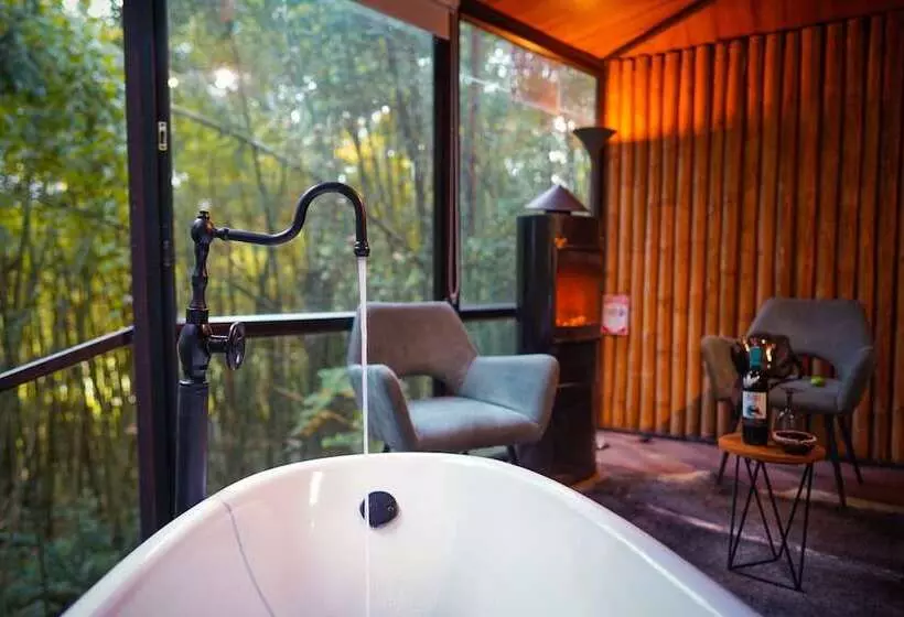 Hotelli Amanatu Ecolodge & Spa