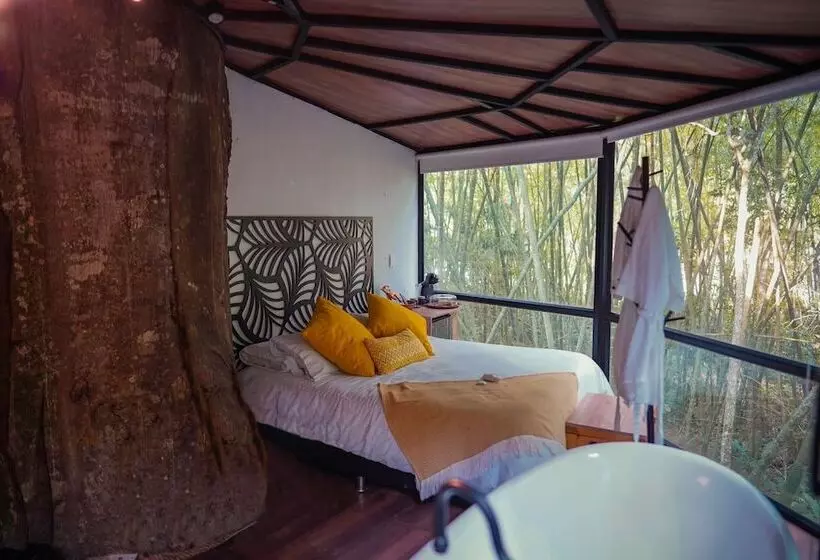 Hotelli Amanatu Ecolodge & Spa