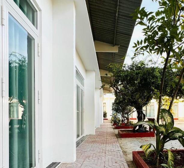 هتل Hy Guesthouse Phu Quoc   Nhà Hy Vivu Bên Vườn