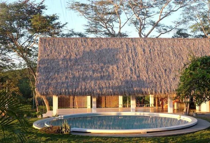 هتل Mellow Resort