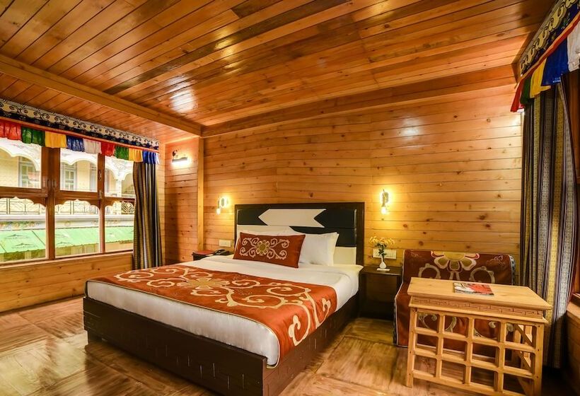 Hotel Summit Panghen Metok