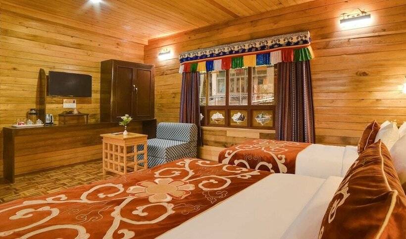 Hotel Summit Panghen Metok