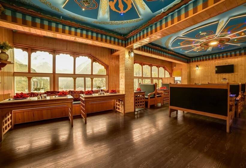 Hotel Summit Panghen Metok