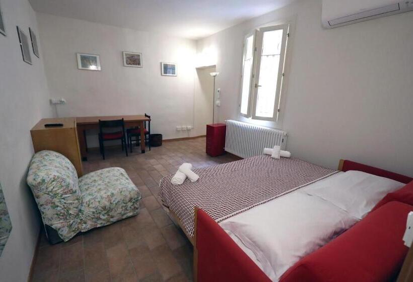 פנסיון Casadiviaappia