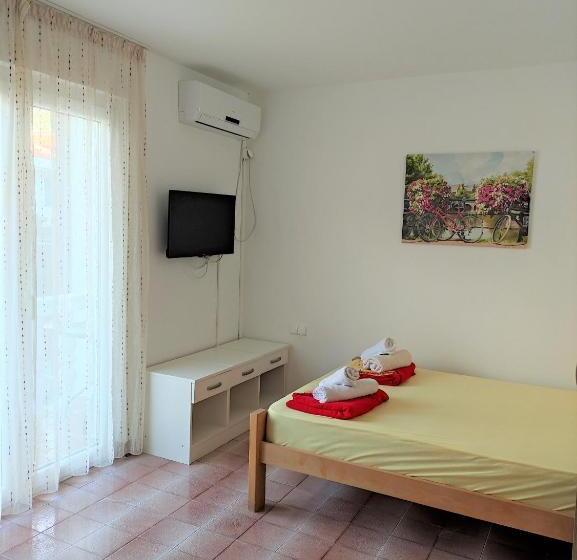 پانسیون Guest House Lotos