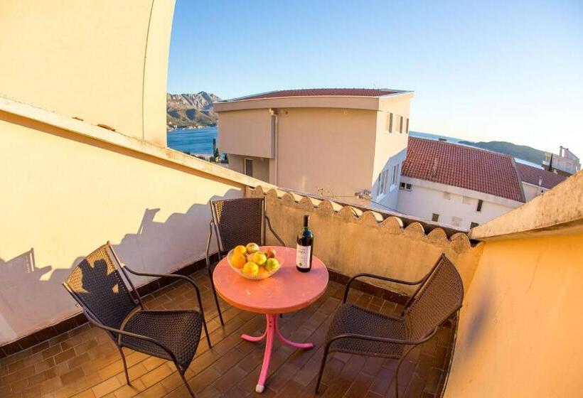 پانسیون Guest House Lotos