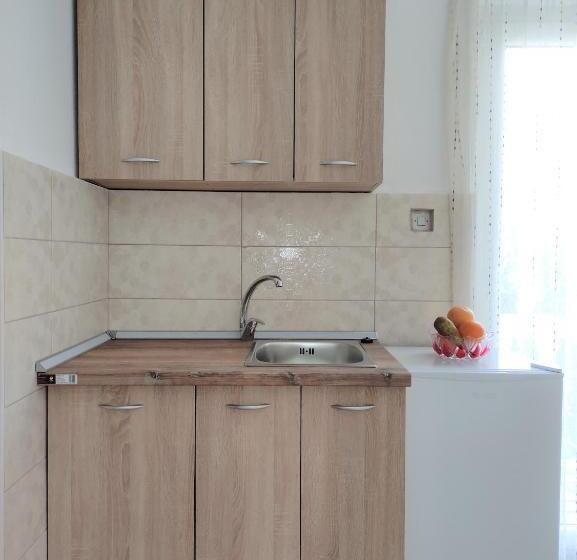 پانسیون Guest House Lotos