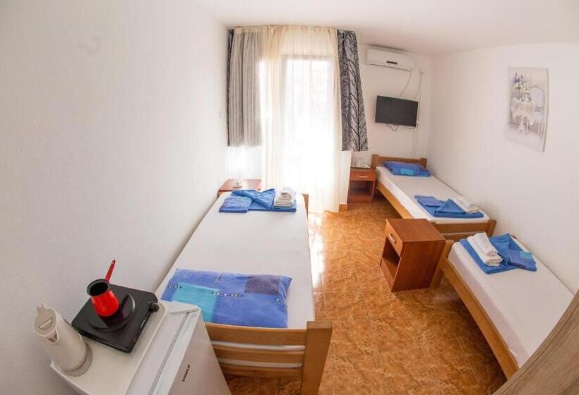 پانسیون Guest House Lotos