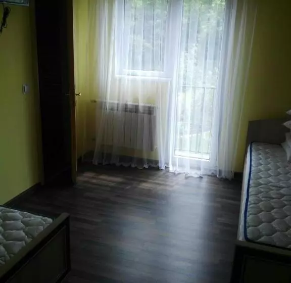 Majatalo гiрська роса