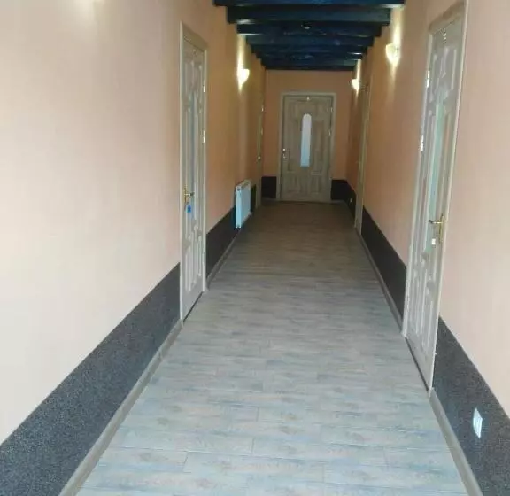 Majatalo гiрська роса