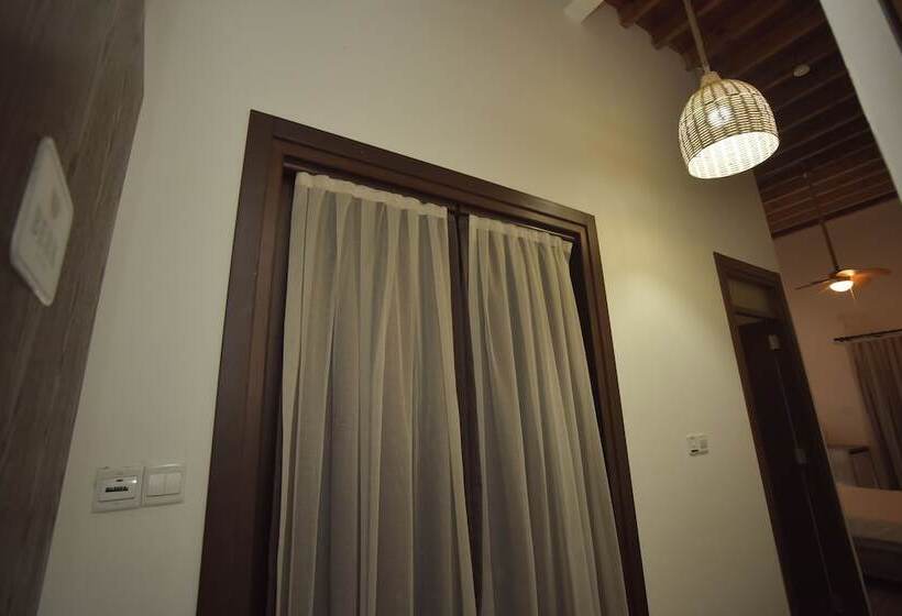 بنسيون Old Stone Boutique Hotel   North Cyprus