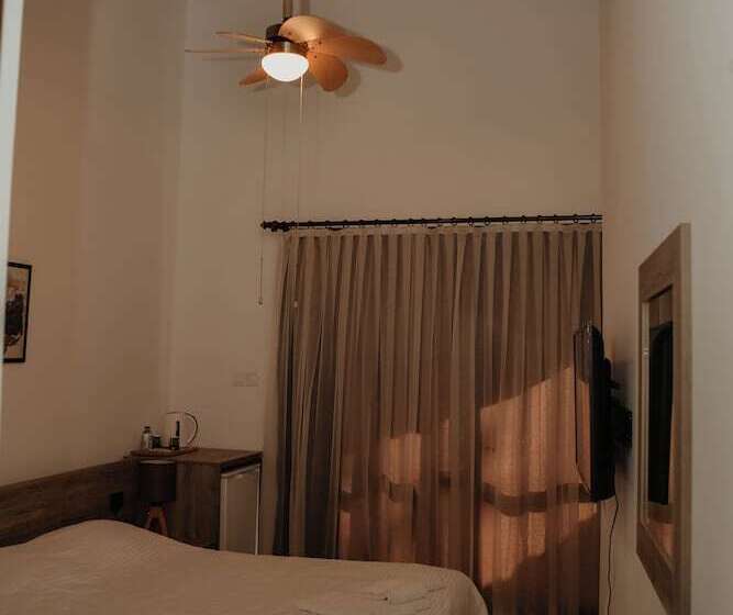 بنسيون Old Stone Boutique Hotel   North Cyprus