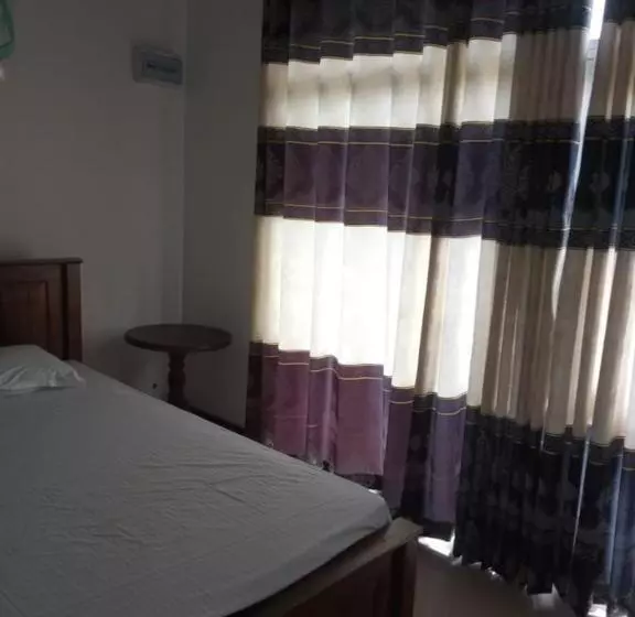 ペンション Sujith Guesthouse