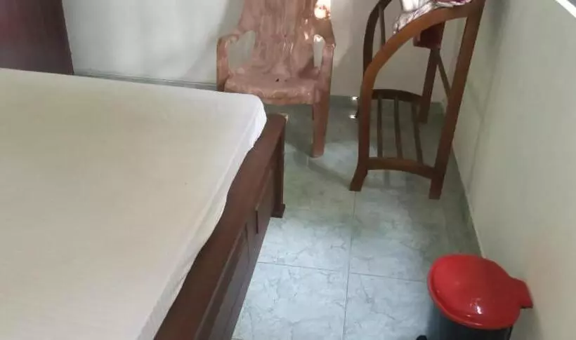 ペンション Sujith Guesthouse