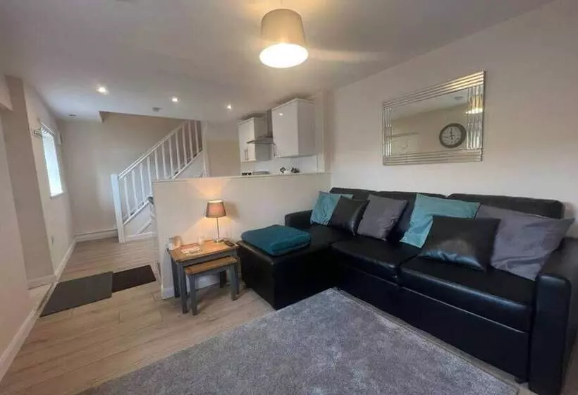 1 Bed Adore Cottage   Bwthyn Bach Addawol