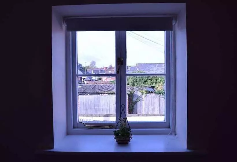 1 Bed Adore Cottage   Bwthyn Bach Addawol