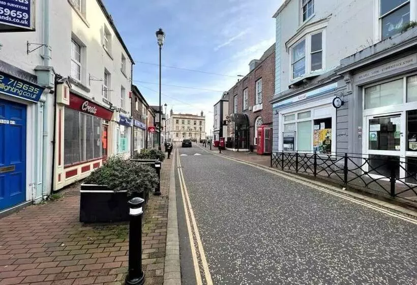 1 Bed Adore Cottage   Bwthyn Bach Addawol