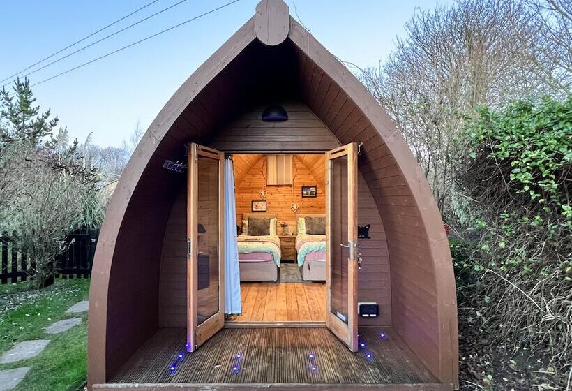 Beautiful Twin Glamping Pod In Salisbury
