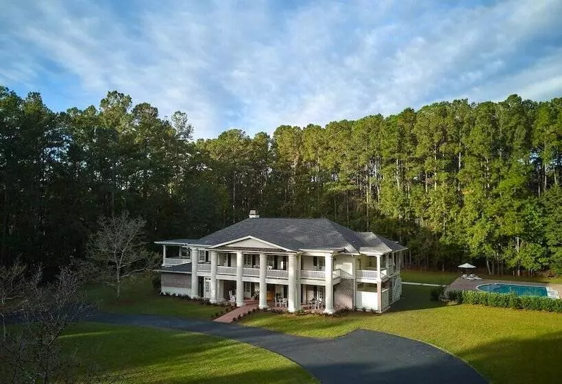 ベッドアンドブレックファースト May River Manor