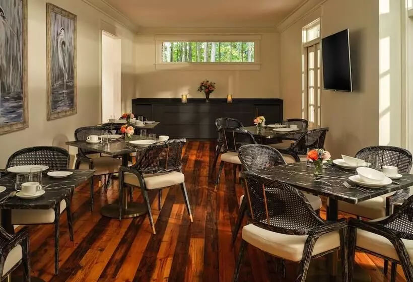 ベッドアンドブレックファースト May River Manor