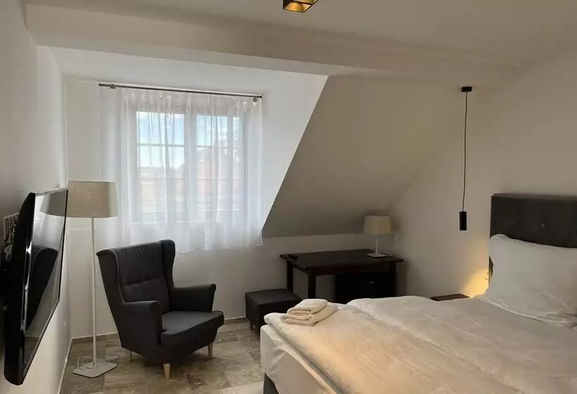 Aamiaismajoitus (B&B) Separé V Zahradě