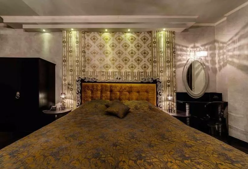 Chateau Rond Boutique Hotel & Spa