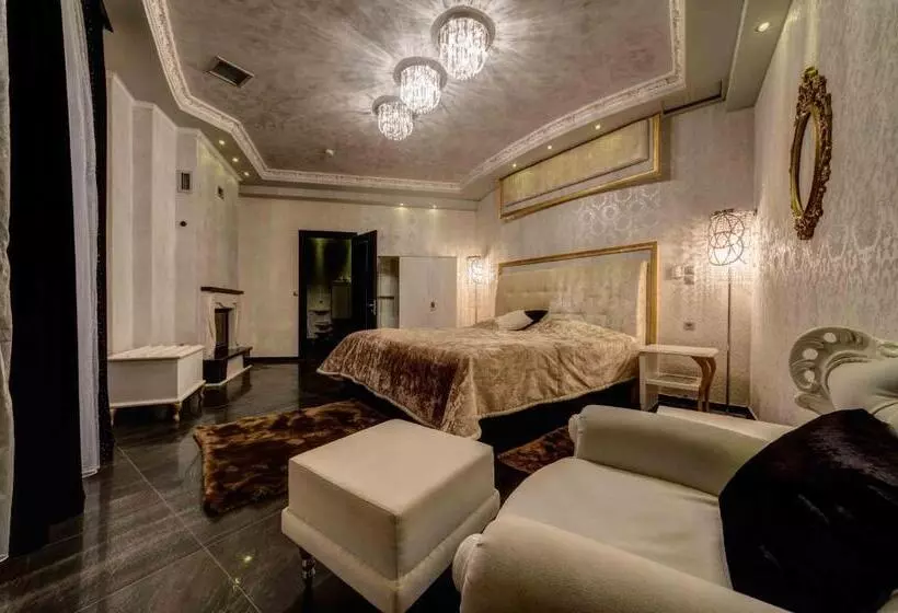 Chateau Rond Boutique Hotel & Spa