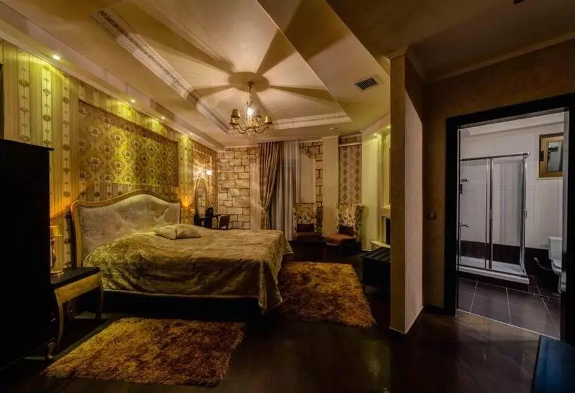 Chateau Rond Boutique Hotel & Spa