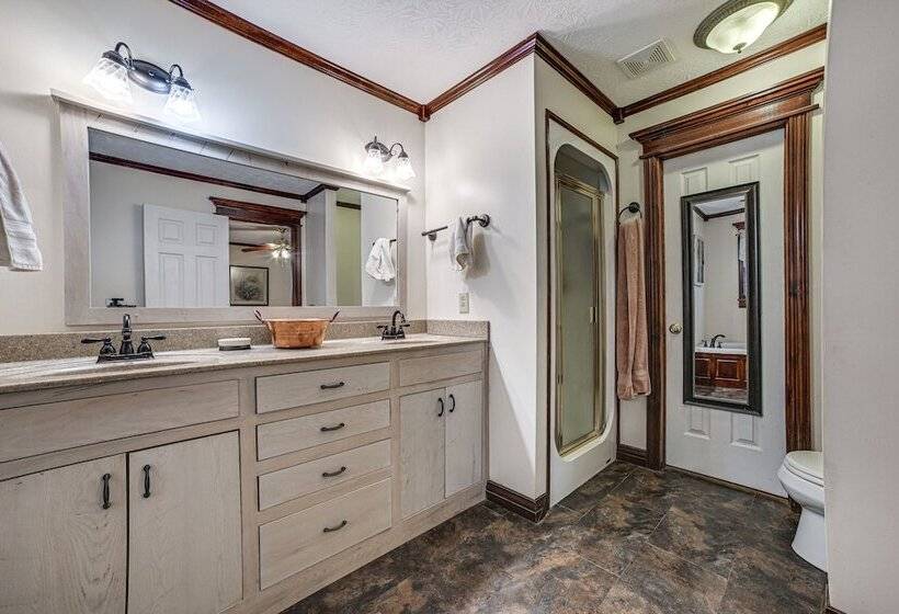 Clarksville Home W/ Porch & Fishing Pond Access!