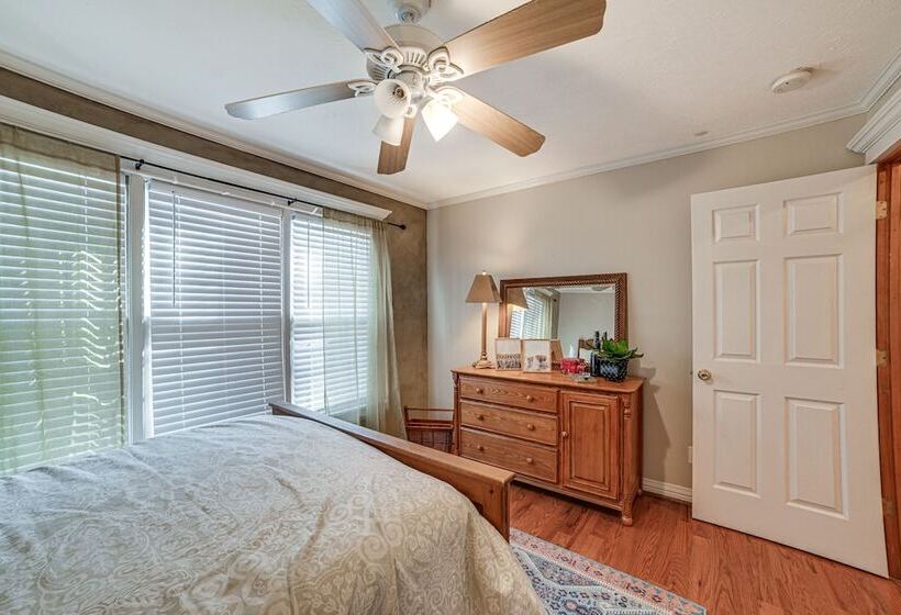 Clarksville Home W/ Porch & Fishing Pond Access!