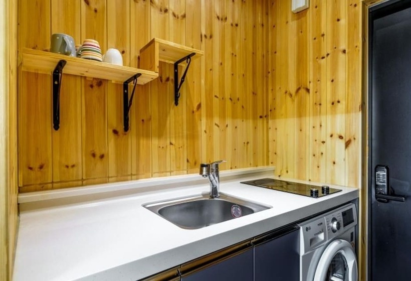 Goseong Hayanpado Pension