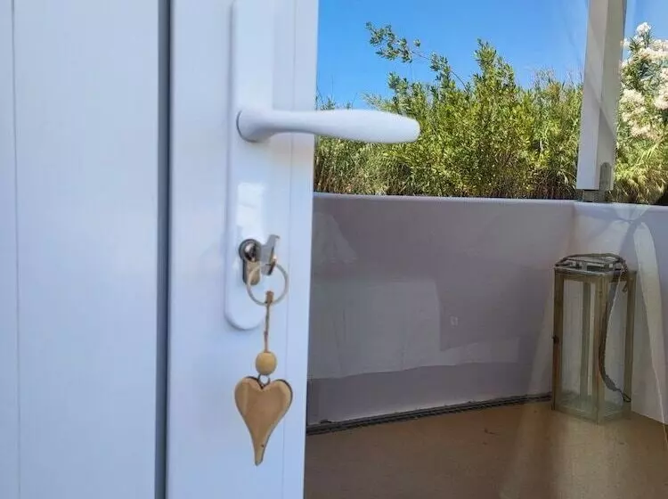 簡易ホテル Black Fig