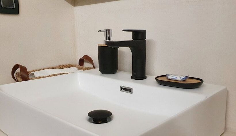 فندق فئة نجمة واحدة Black Fig