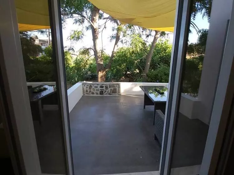 簡易ホテル Black Fig