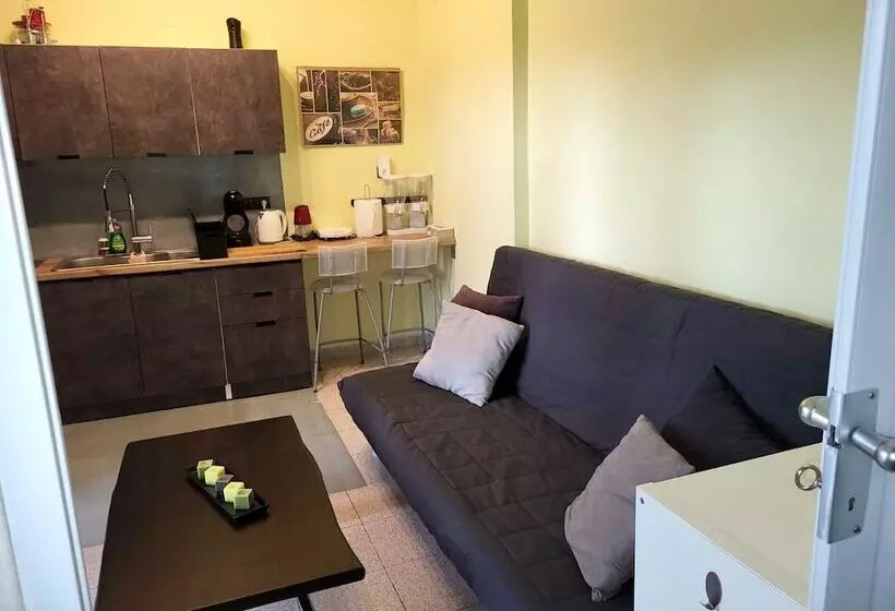 簡易ホテル Black Fig