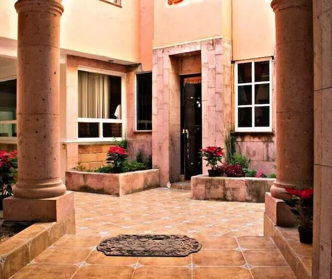 ホテル Alameda Maravatio