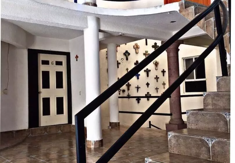 ホテル Alameda Maravatio